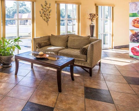 Quality Inn & Suites near Panama City Beach Hotel in Highway 30A Florida Beach