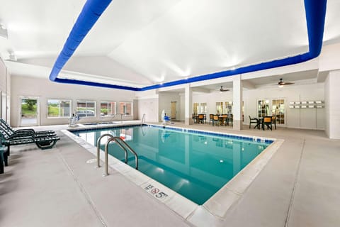 Comfort Suites Abingdon I-81 Hotel in Abingdon