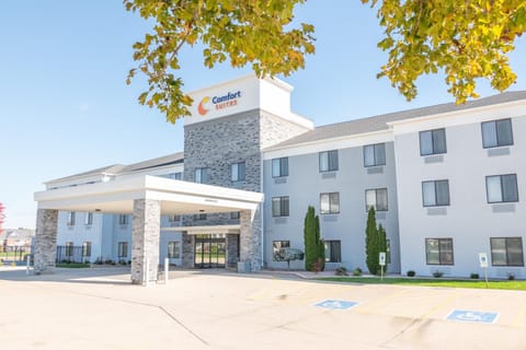 Comfort Suites Bloomington I-55 and I-74 Hotel in Bloomington