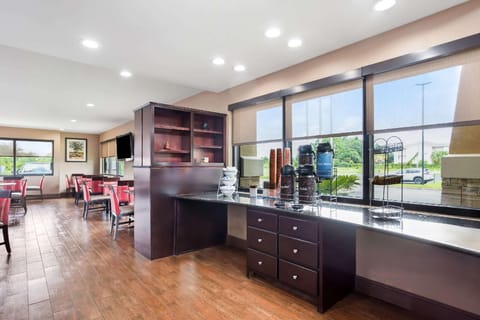 Comfort Suites Gulfport Central Hotel in Gulfport