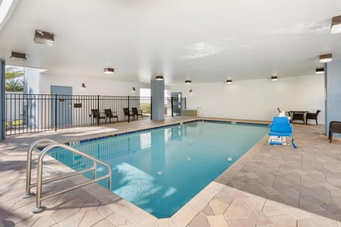 Comfort Suites West Jacksonville Hotel in Jacksonville