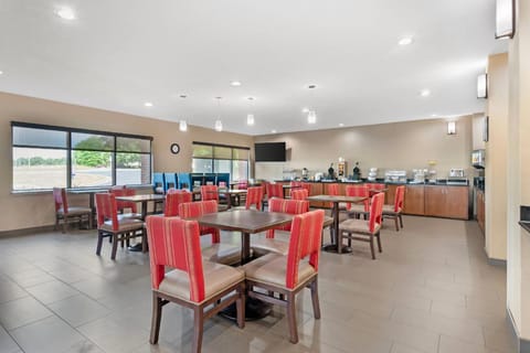 Comfort Suites Oxford I-20 exit 188 Hotel in Anniston