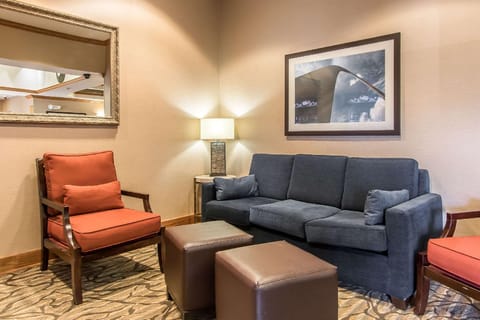 Comfort Suites Rolla Hotel in Rolla