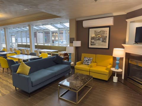 Comfort Suites Scranton near Montage Mountain Hotel in Scranton