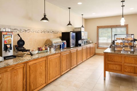 Country Inn & Suites by Radisson, Davenport - Quad Cities Hotel in Davenport