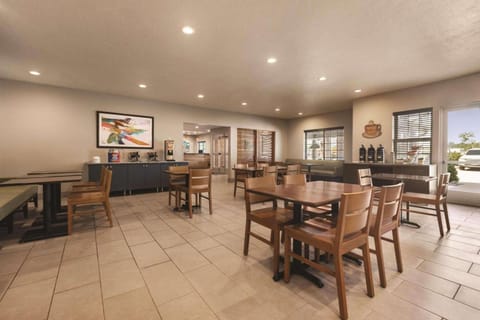 Country Inn & Suites by Radisson, Green Bay North Hotel in Howard