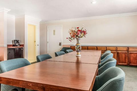 Econo Lodge Castro Valley I-580 Hotel in Castro Valley