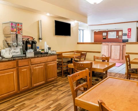 Econo Lodge Cloverdale Hotel in Indiana