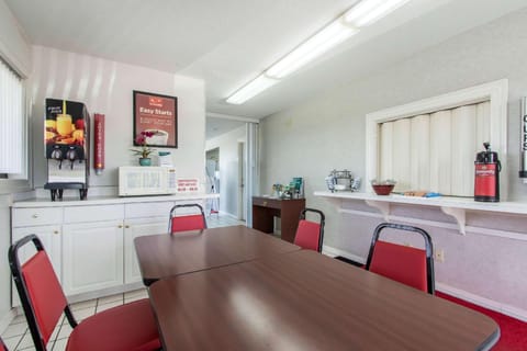 Econo Lodge Crestview South Hotel in Crestview