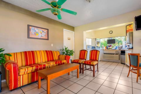 Econo Lodge Crystal River Hotel in Crystal River