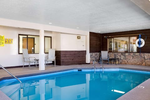 Econo Lodge Custer - Crazy Horse Area Hotel in Custer