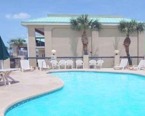 Econo Lodge Inn & Suites Gulfport Airport Hotel in Gulfport