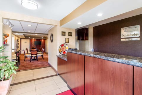 Econo Lodge Lenoir City - Knoxville Area Hotel in Watts Bar Lake