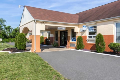 Oceanside Lodge Hotel in Marmora