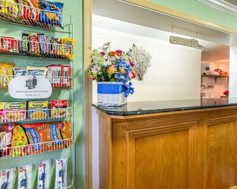 Econo Lodge Newport Hotel in Newport