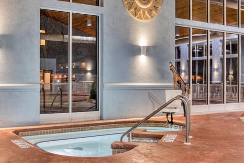 Holiday Inn Express & Suites - Green Bay East By IHG Hotel in Allouez