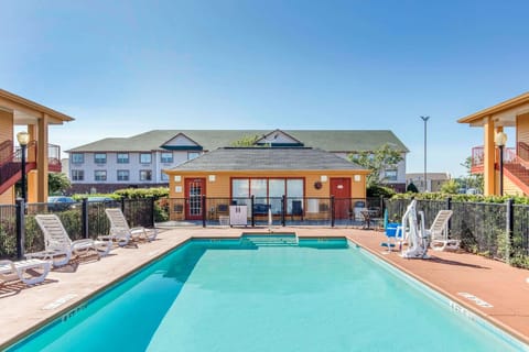 Quality Inn Bessemer I-20 exit 108 Hotel in Bessemer