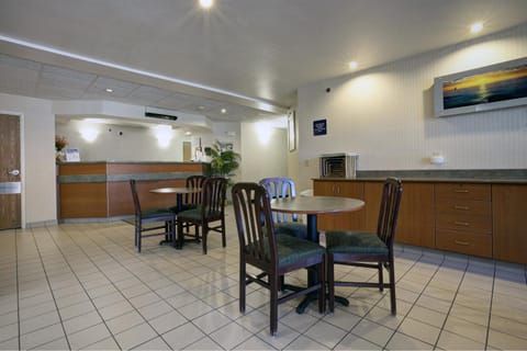 Americas Best Value Inn & Suites Racine Hotel in Racine