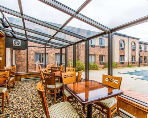 Quality Inn & Suites Marion Hotel in Marion