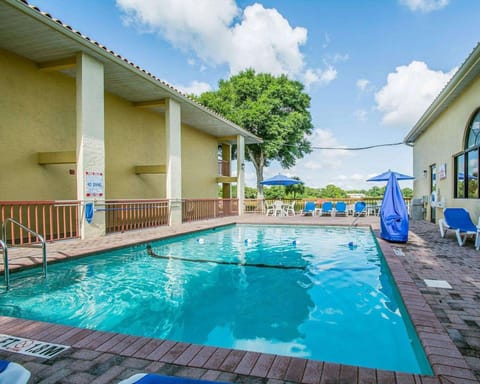 Quality Inn & Suites Mt Dora North Hotel in Mount Dora