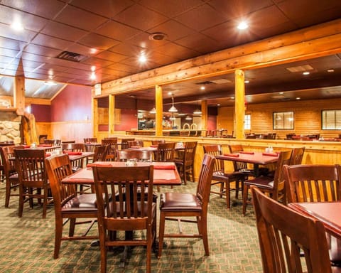 Quality Inn & Suites Ames Conference Center Near ISU Campus Hotel in Ames