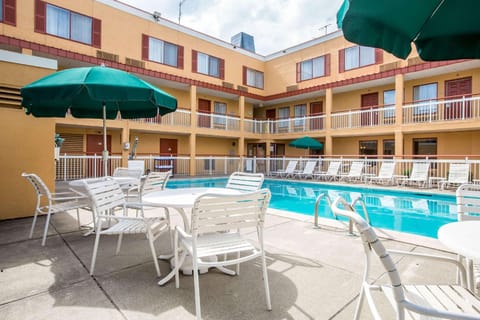Quality Inn Colchester - Burlington Hotel in Burlington