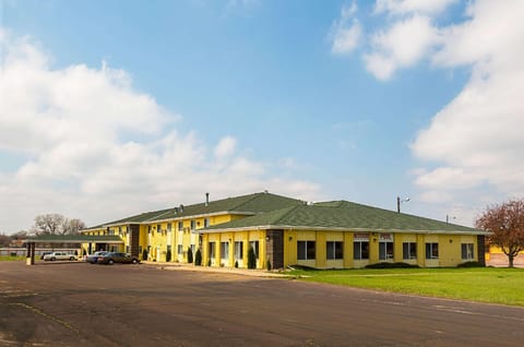 Quality Inn Mitchell I-90 Hotel in Mitchell