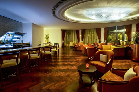 Bab Al Qasr Residence Hotel in Abu Dhabi