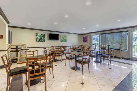 Sleep Inn & Suites Jacksonville West Hotel in Jacksonville