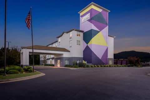 Spark by Hilton Lynchburg Hotel in Lynchburg