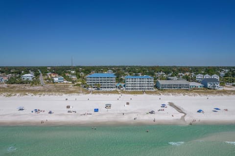Sugar Sands Beachfront Hotel, a By The Sea Resort Hotel in Laguna Beach