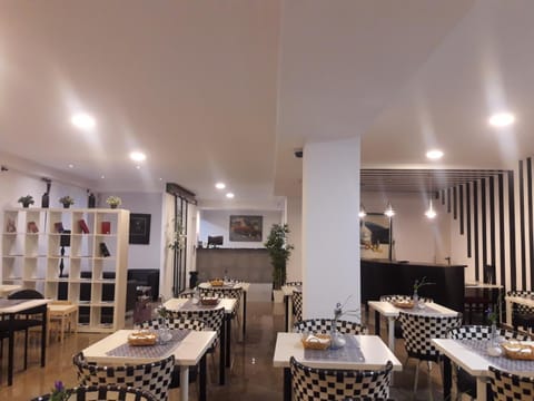 Shared lounge/TV area
