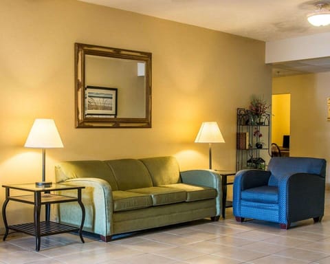 Comfort Inn Whitehall near Michigan's Adventure Hotel in Wisconsin