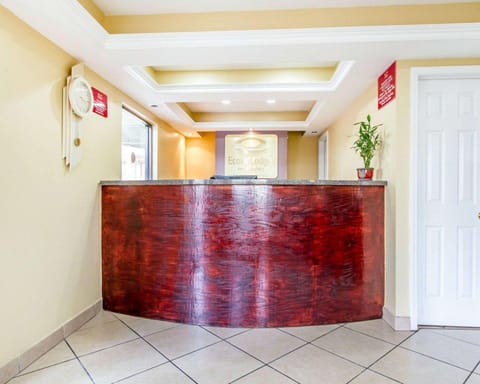 Econo Lodge Inn & Suites Evergreen Hotel in Alabama