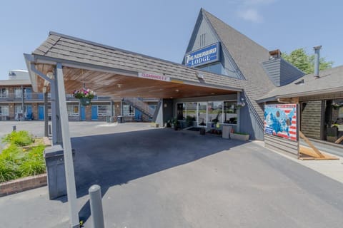 Thunderbird Lodge Motel in Mitchell