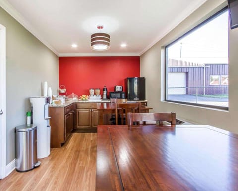 Econo Lodge Lanett Hotel in Alabama