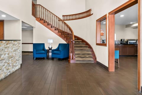 Comfort Inn & Suites Taylor - Detroit Hotel in Detroit