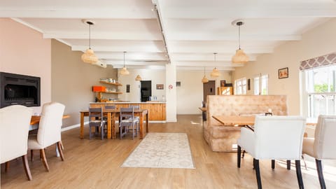 Lady Loch Country House Apartment hotel in Cape Town