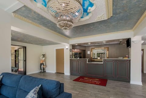 Econo Lodge Inn & Suites Diamondhead Hotel in Diamondhead