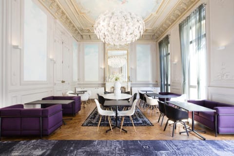 Bar/lounge