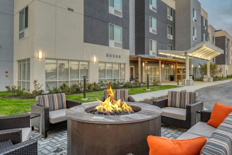 TownePlace Suites by Marriott Indianapolis Airport Hotel in Indianapolis
