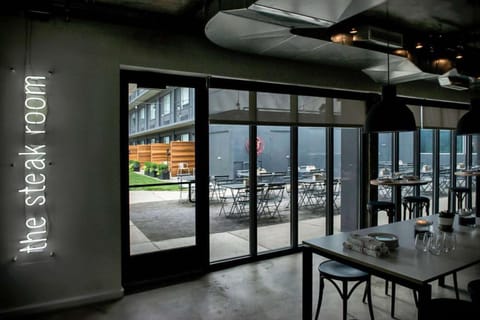 Trumbull and Porter Hotel in Windsor