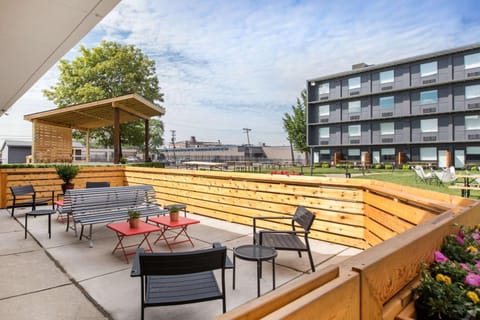 Trumbull and Porter Hotel in Windsor