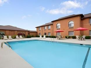 Quality Inn Summersville - New River Area Hotel in Summersville
