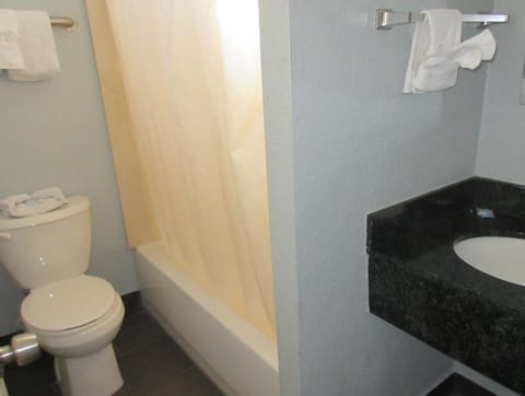 Rodeway Inn San Pablo Hilltop Hotel in San Pablo