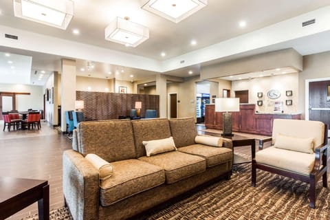 Comfort Suites University Hotel in South Dakota