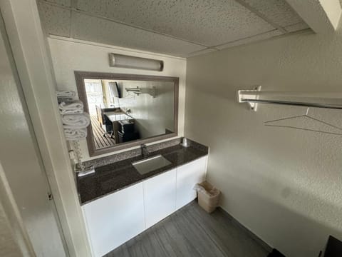 Rodeway Inn Sharonville - Cincinnati North Hotel in Sharonville