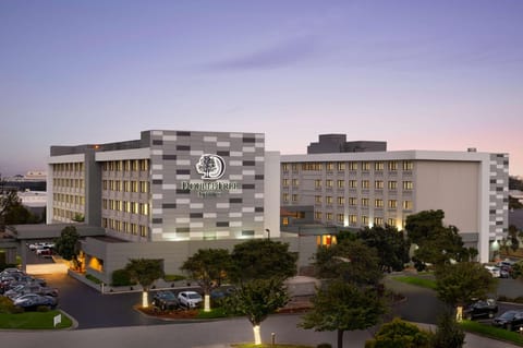 DoubleTree by Hilton San Francisco South Airport Blvd Hotel in South San Francisco