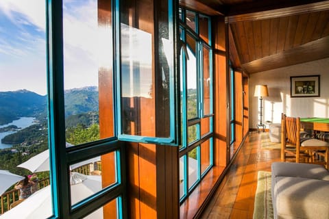 Shared lounge/TV area