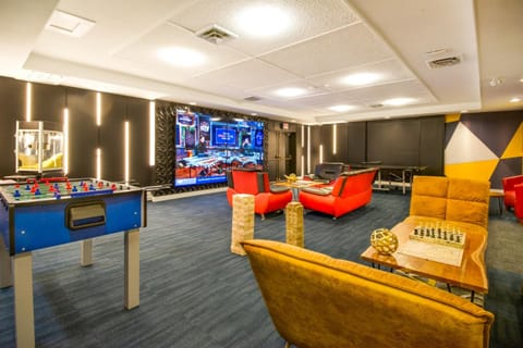 Shared lounge/TV area